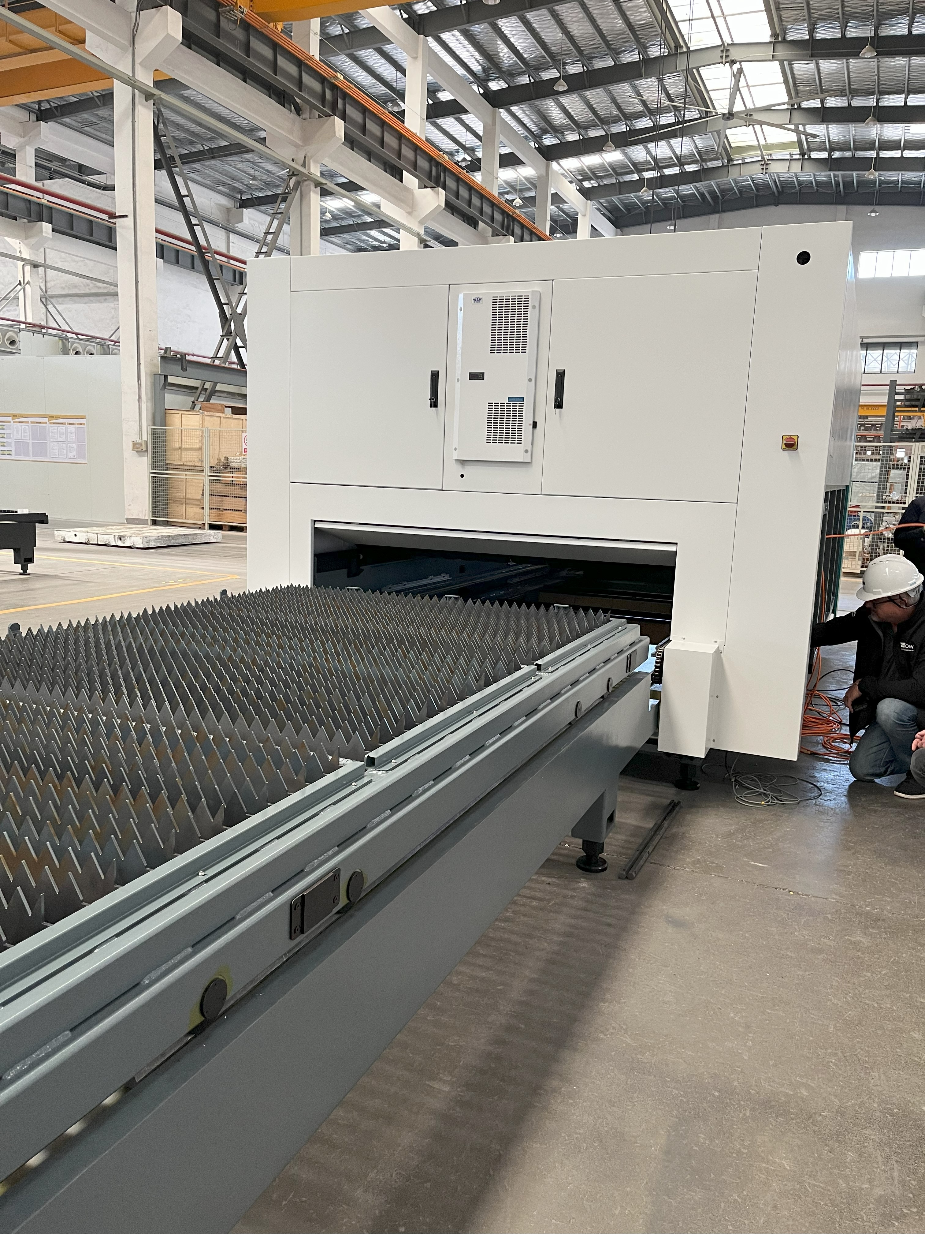 dual-pallet load/unload