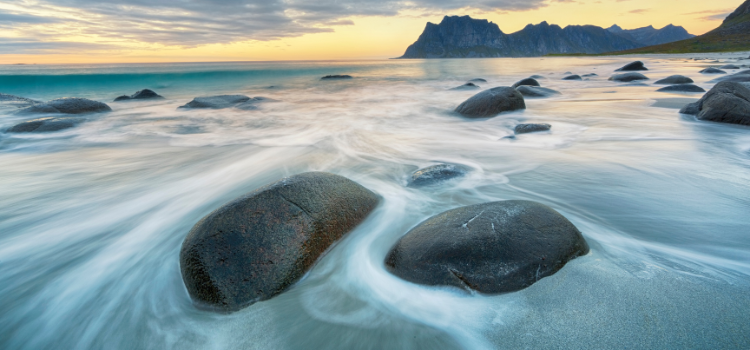 waves puddling around rocks